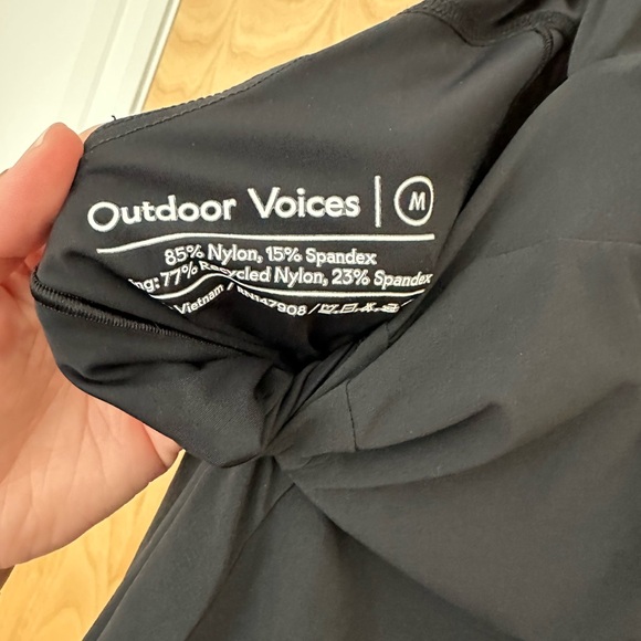 Outdoor Voices | Cross Back Dress in Black, Size Medium - Picture 4 of 6